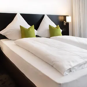 Nhi By Wmm Hotell